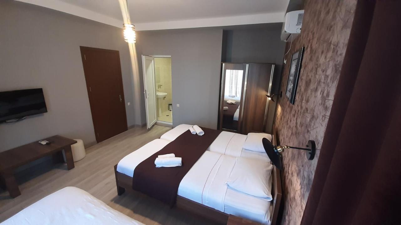 Balu Hotel Koboeleti Buitenkant foto