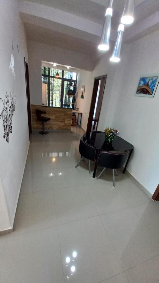 Balu Hotel Koboeleti Buitenkant foto