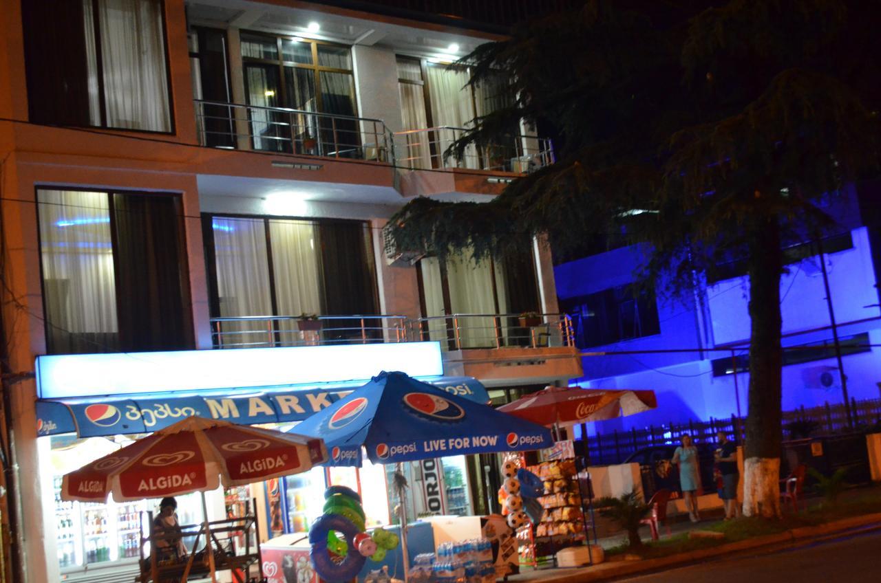 Balu Hotel Koboeleti Buitenkant foto
